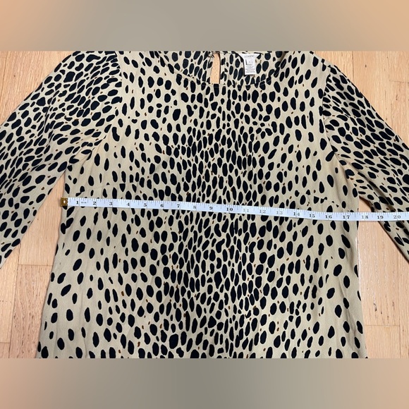 J. Crew Cheetah Print Long Sleeve Blouse, Keyhole Back - Size 2 - Picture 7 of 9